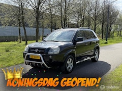 Hyundai Tucson - 2.0i Active*LEDER*STOELVERWARMING*TREKHAAK