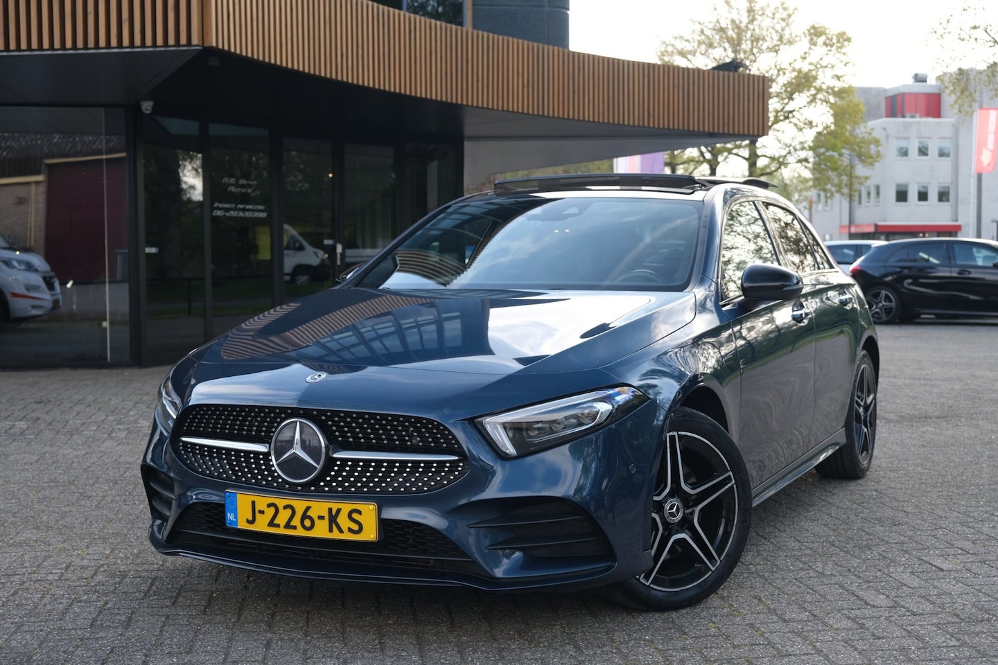 Mercedes-Benz A-klasse - 250 e Business Solution AMG Limited|Rijklaar!|Pano|Camera|Widescreen|Sfeer|Carplay|LED - AutoWereld.nl