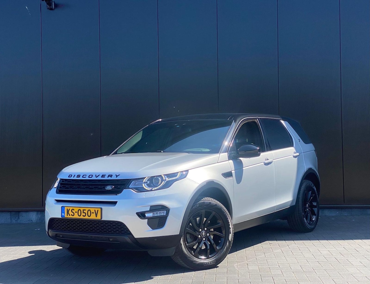 Land Rover Discovery Sport - 2.0 TD4 HSE 2.0 TD4 HSE - AutoWereld.nl