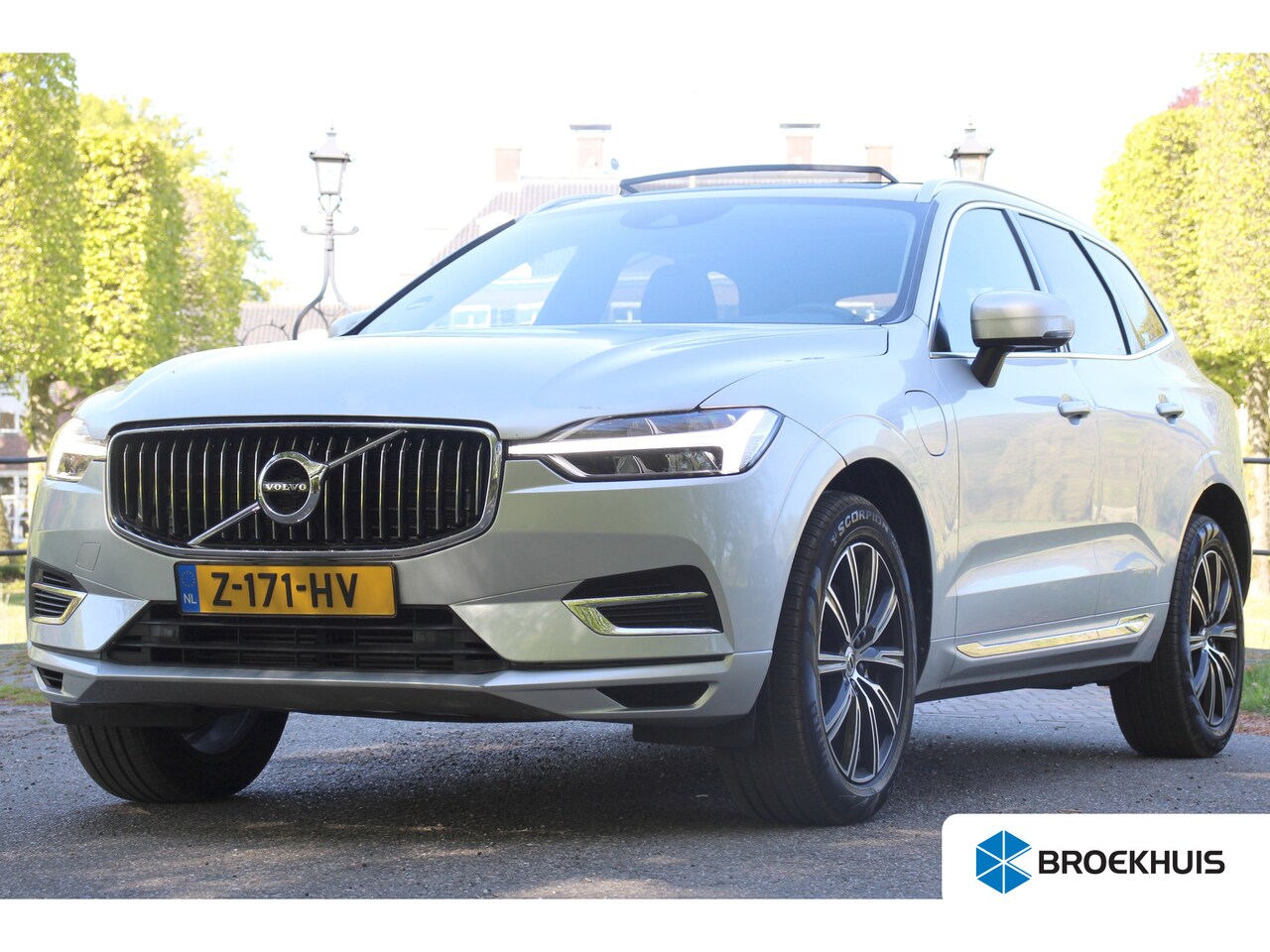 Volvo XC60 - 2.0 T8 Twin Engine AWD Inscription | PANO DAK | ELEKTR STOEL | STOELVERWARMING | 19'' LMV - AutoWereld.nl