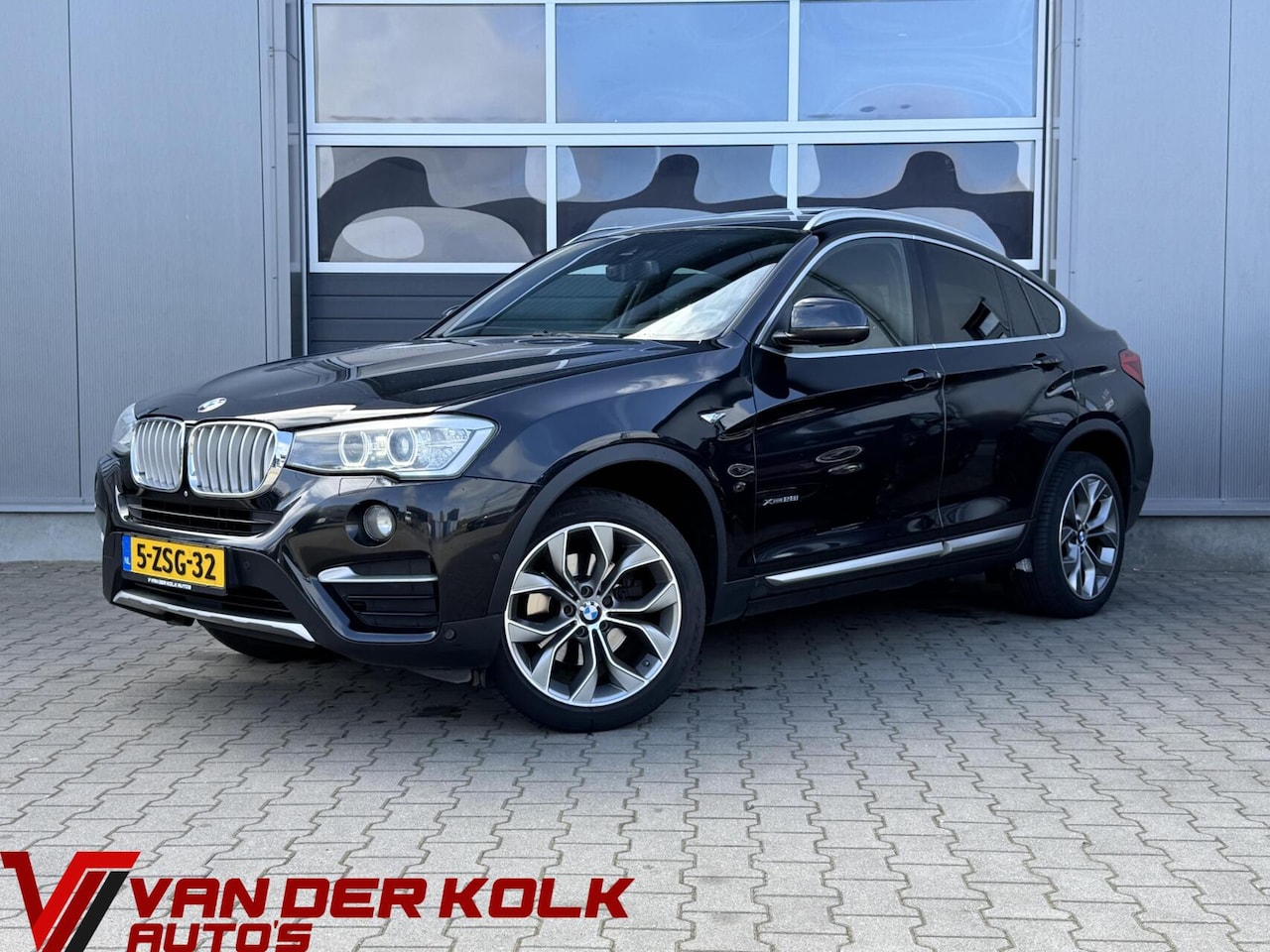 BMW X4 - xDrive28i High Executive Automaat | Leder | Panorama | Camera | Stoelverwarming | Trekhaak - AutoWereld.nl