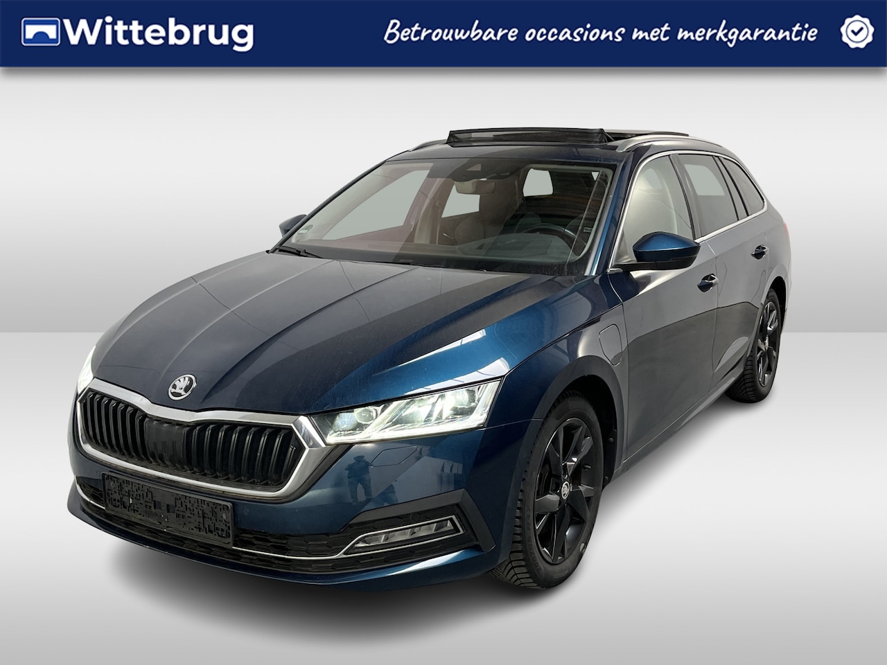 Skoda Octavia Combi - 1.4 TSI iV PHEV Style / AUTOMAAT/ PANO/ DCC/ STUUR+STOELVERWARM./ PARK.SENSOR.V+A/ CAMERA/ - AutoWereld.nl