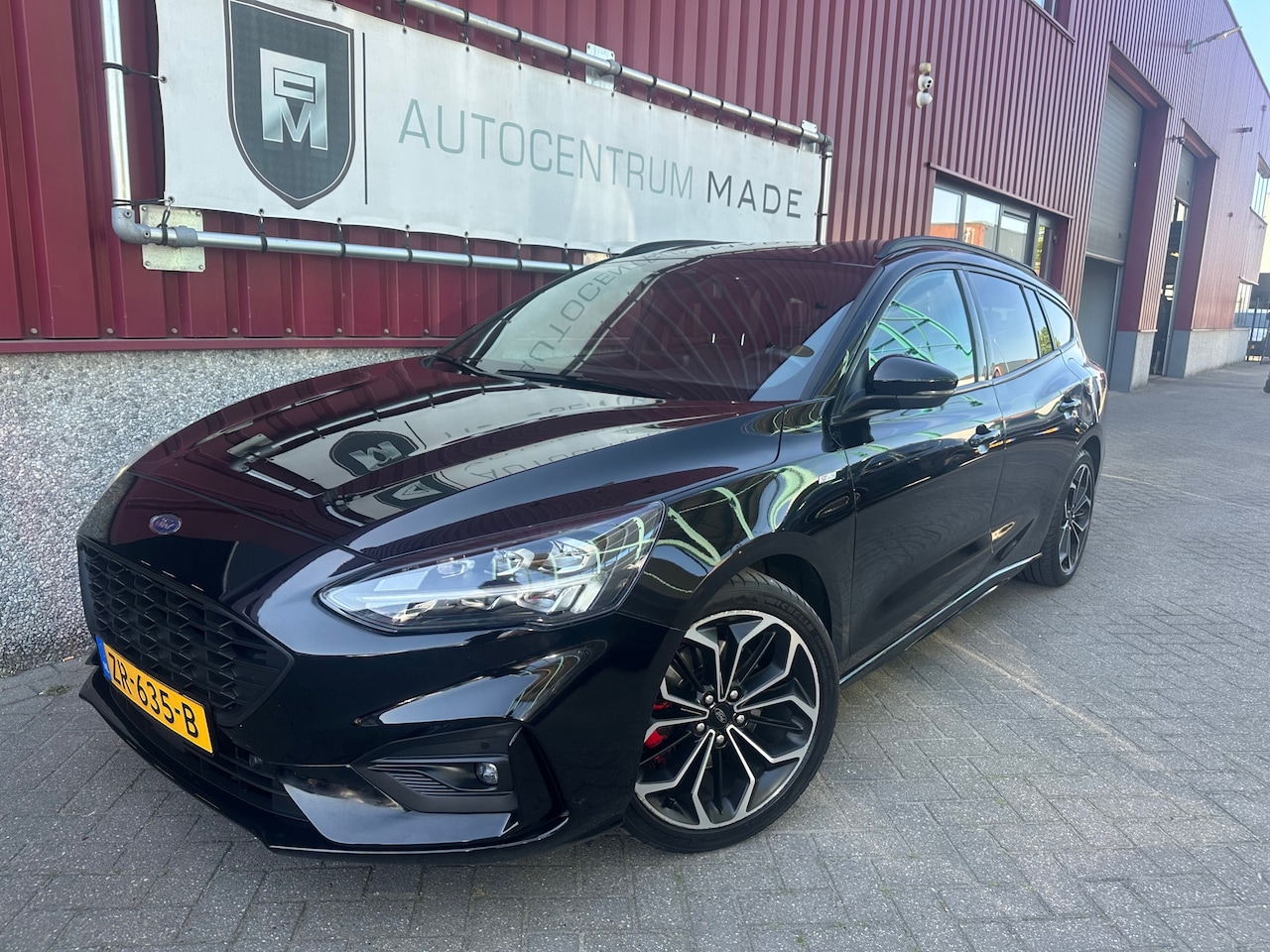Ford Focus Wagon - 1.5 EcoBoost ST Line Business // LED Lampen // Navi // Stoel stuur verwarming - AutoWereld.nl
