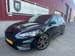 Ford Focus Wagon - 1.5 EcoBoost ST Line Business // LED Lampen // Navi // Stoel stuur verwarming