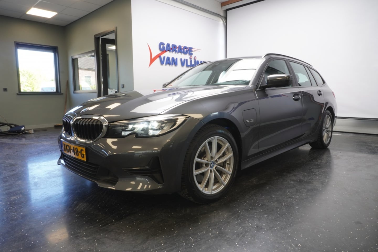 BMW 3-serie Touring - 320e Advantage 204PK 91%SOH Led Camera Leder Trekhaak - AutoWereld.nl