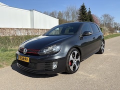 Volkswagen Golf - 2.0 GTI / DYNAUDIO / NAVI / CRUISE / STOELVERWARMING