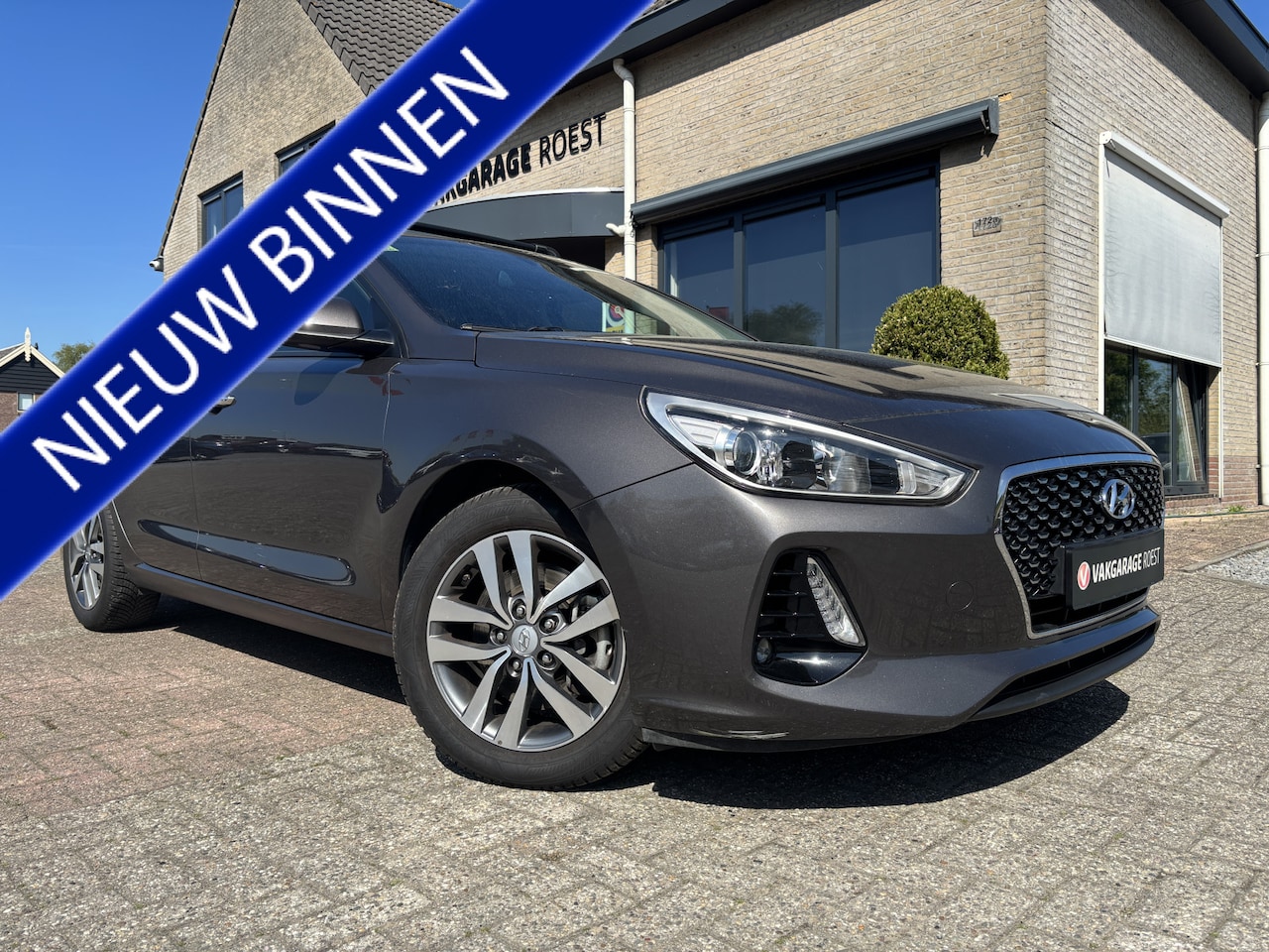 Hyundai i30 - 5DRS 1.4 T-GDI 140pk Premium Carplay / Camera / All-Seasons - AutoWereld.nl