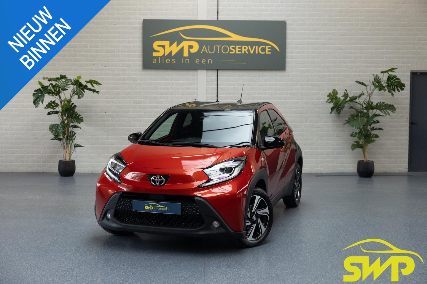 Toyota Aygo X - 1.0 VVT-i S-CVT Pulse | Navi | Camera | Keyless | Rood metallic - AutoWereld.nl