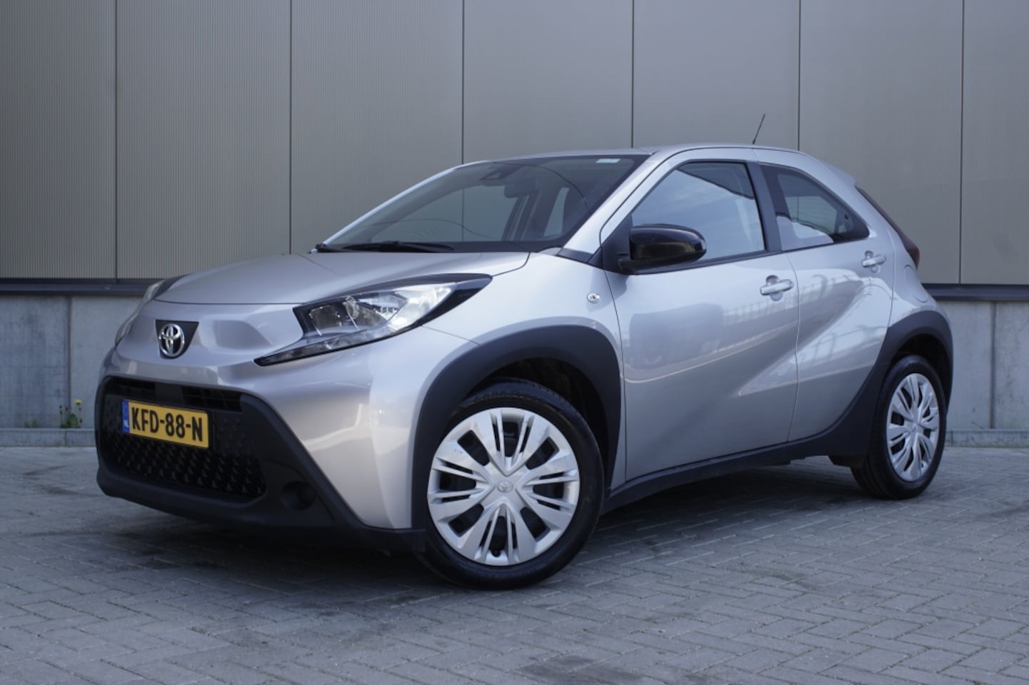 Toyota Aygo X - 1.0 VVT-i MT play 1.0 VVT-i MT Play - AutoWereld.nl