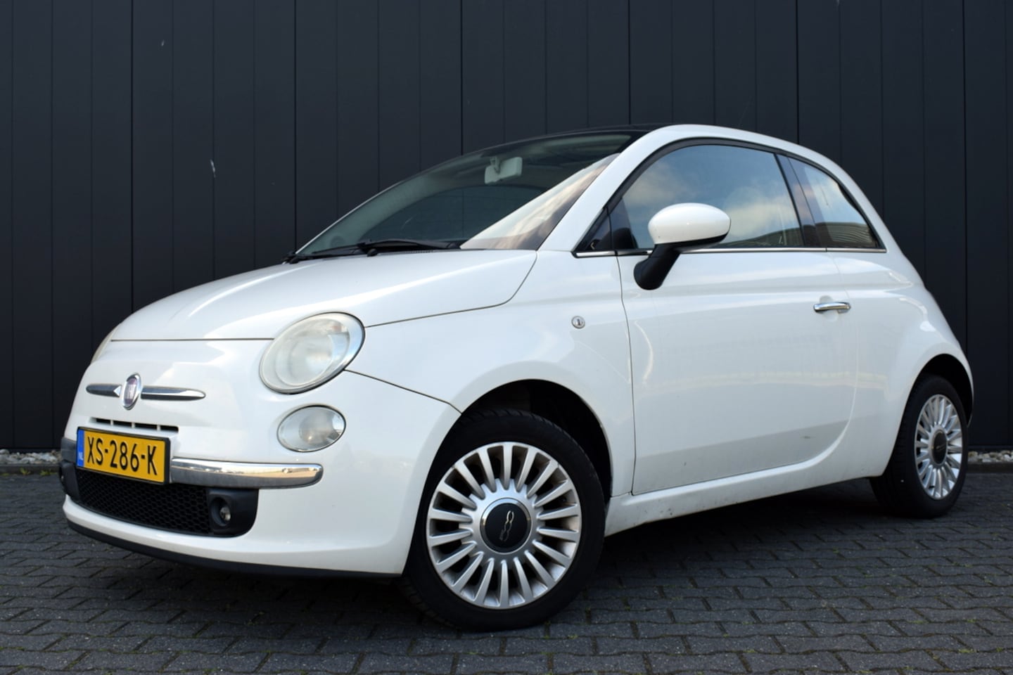 Fiat 500 - 1.2 Lounge GEEN APK!! Panoramadak | Airco | Telefonie | 15 Inch LMV - AutoWereld.nl