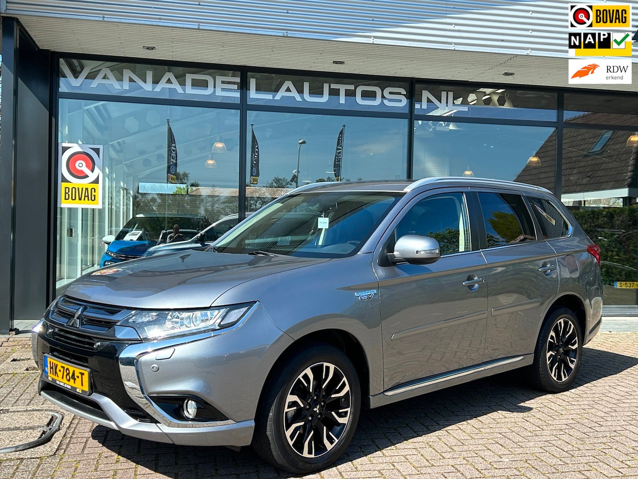 Mitsubishi Outlander - 2.0 PHEV Executive Aut. 94d-KM! Leer Navi Trekhaak NAP NL-Auto Dealeronderhouden! - AutoWereld.nl