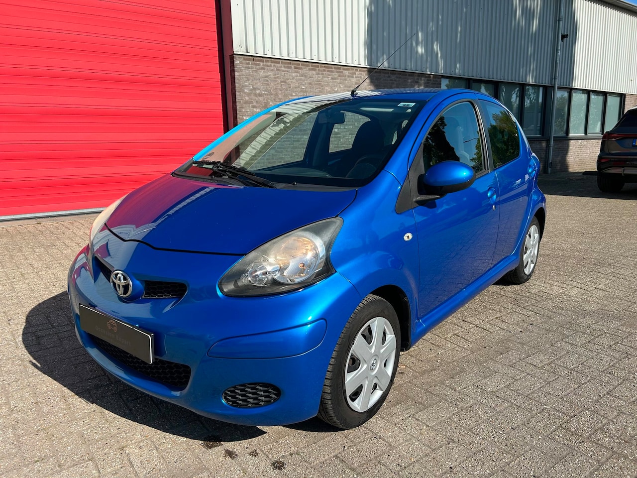 Toyota Aygo - 1.0-12V Access Airco elect rmn - AutoWereld.nl