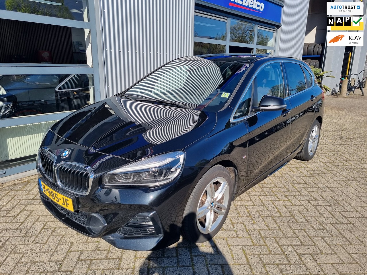 BMW 2-serie Active Tourer - 218i High Executive Edition | M/// pakket | panodak | leder - AutoWereld.nl