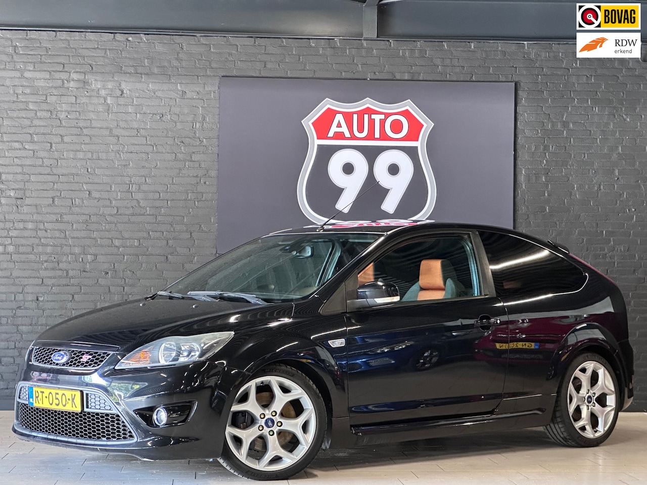 Ford Focus - 2.5 ST AIRCO / CRUISE / RECARO / ELEKT RAMEN - AutoWereld.nl