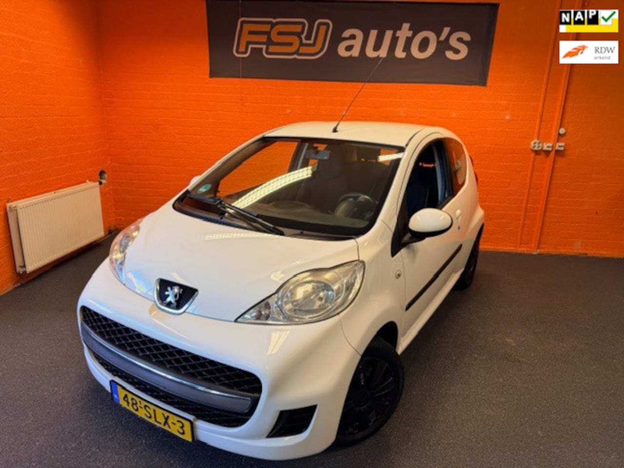 Peugeot 107 - 1.0-12V XS / 3 DEURS / AIRCO / APK 22-04-2027!! - AutoWereld.nl
