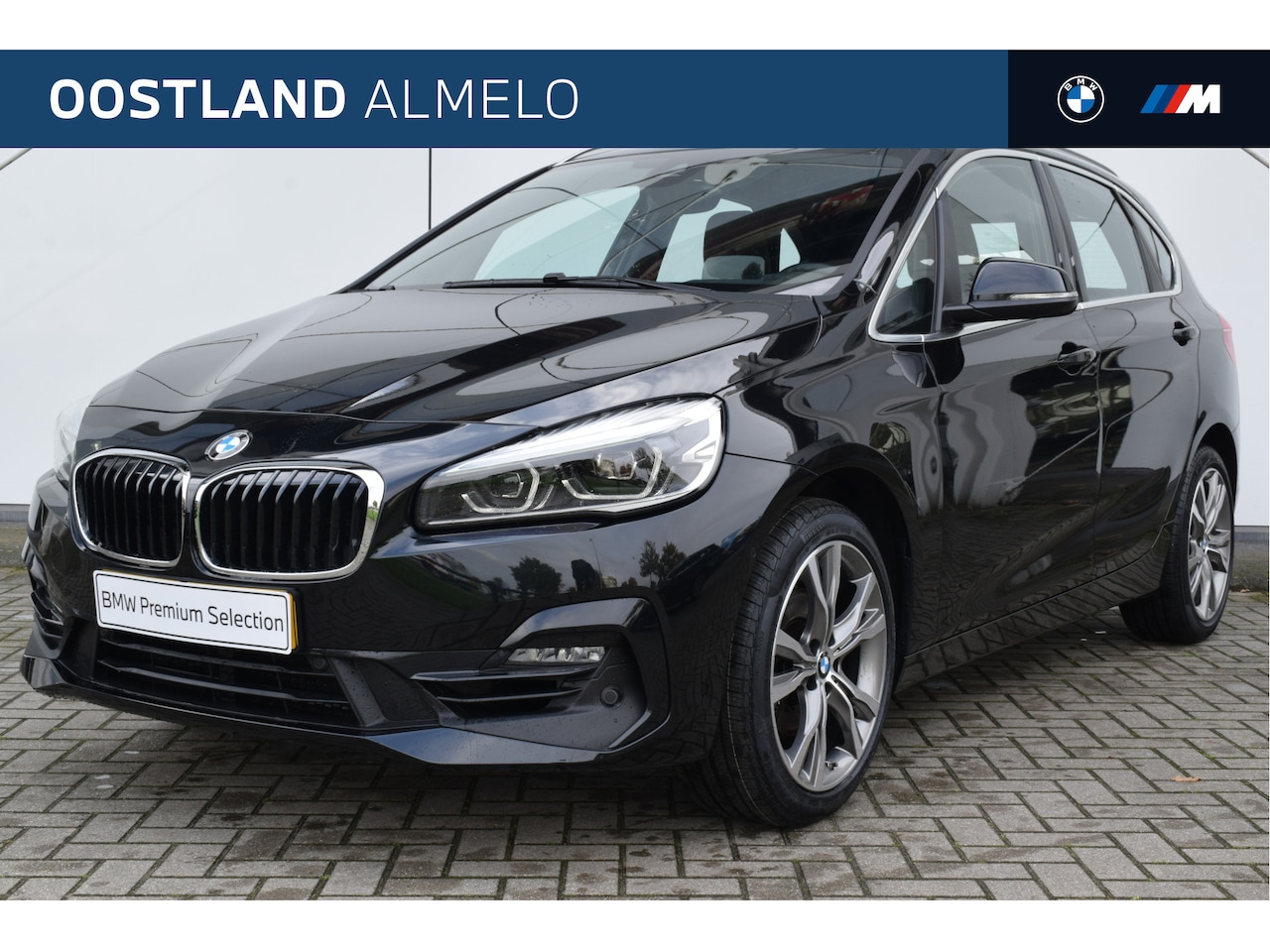 BMW 2-serie Active Tourer - 218i High Executive Automaat / Panoramadak / Trekhaak / Achteruitrijcamera / Sportstoelen - AutoWereld.nl