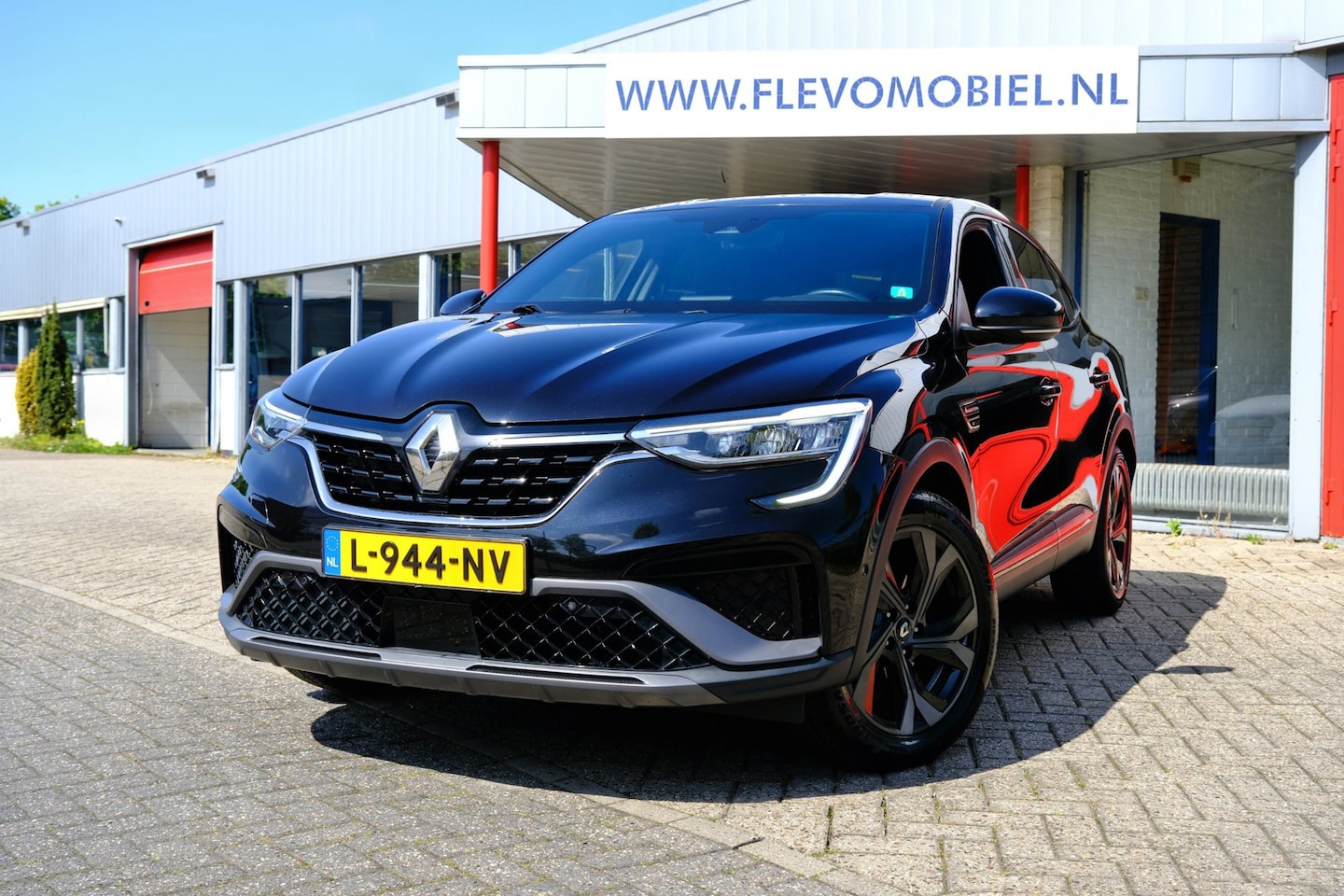 Renault Arkana - 1.6 E-Tech Hybrid 145 R.S. Line Aut. Leder|Navi|Cam|ParkAssist|LMV - AutoWereld.nl