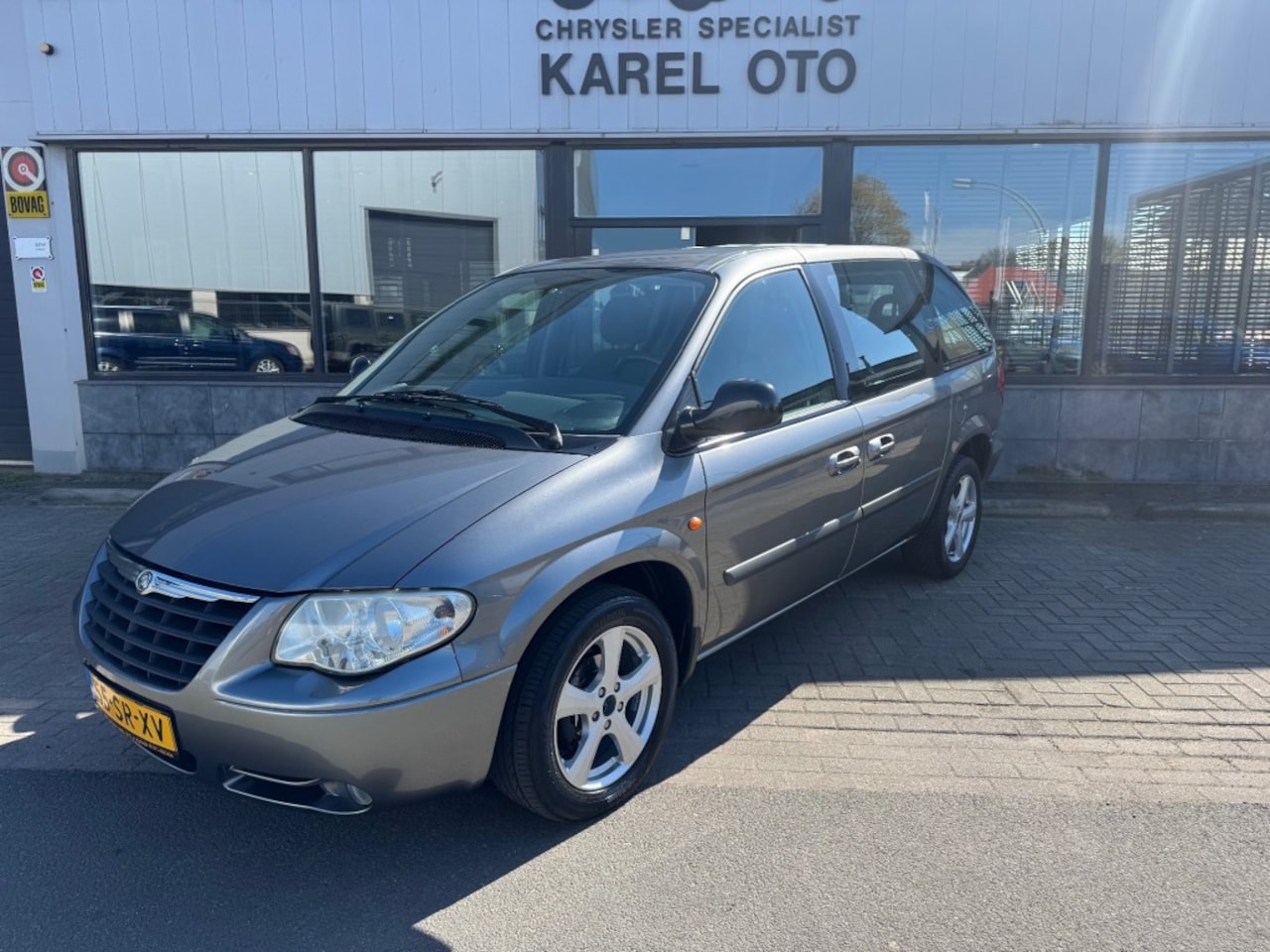 Chrysler Voyager - 3.3i SE Luxe 3.3i SE LUXE - AutoWereld.nl