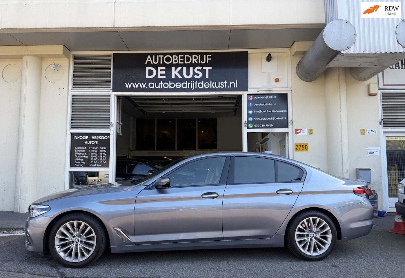 BMW 5-serie - 520i AUT 2018 Leder Navi Clima - AutoWereld.nl