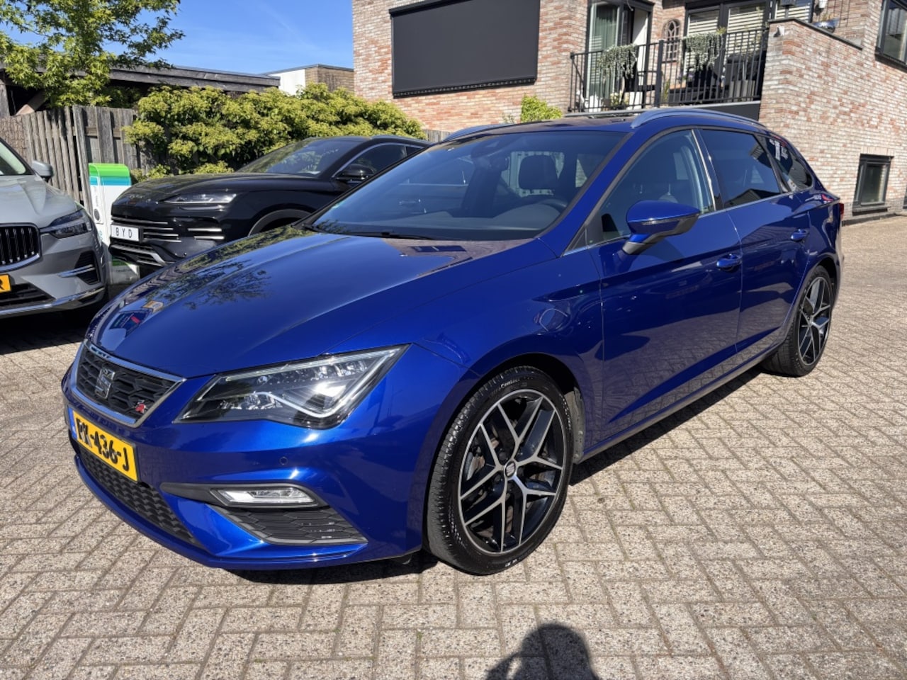 SEAT Leon ST - 1.4 EcoTSI FR BnsI. trekhaak / Lederen bekleding / 18'' - AutoWereld.nl