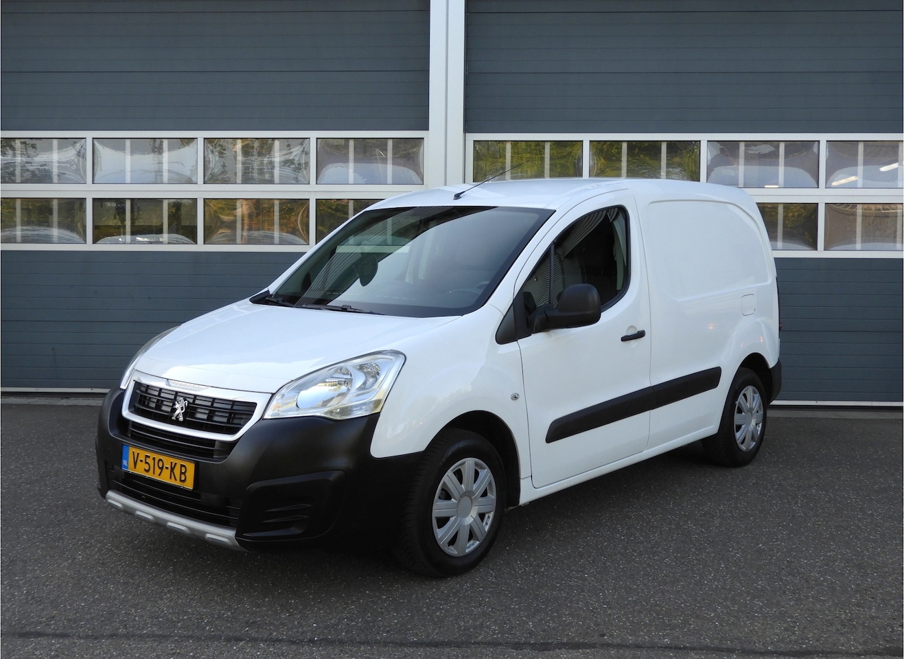 Peugeot Partner - 120 1.6 HDi 90 L1 | 3 ZITS | CRUISE | CAMERA | CARPLAY - AutoWereld.nl