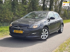 Opel Astra - 1.4 Turbo Blitz | Cruise control + Navi Nu € 3.750,