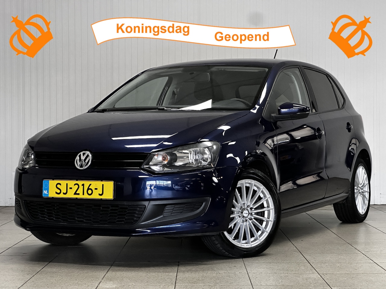 Volkswagen Polo - 1.2-12V Trendline/ 16'' LMV/ Extra getint glas/ Airco/ C.V./ Elek. pakket/ Isofix/ Radio-C - AutoWereld.nl