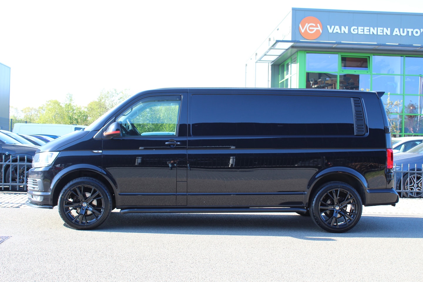 Volkswagen Transporter - 2.0TDI 150Pk L2H1 | Trekhaak | Goed onderhouden - AutoWereld.nl