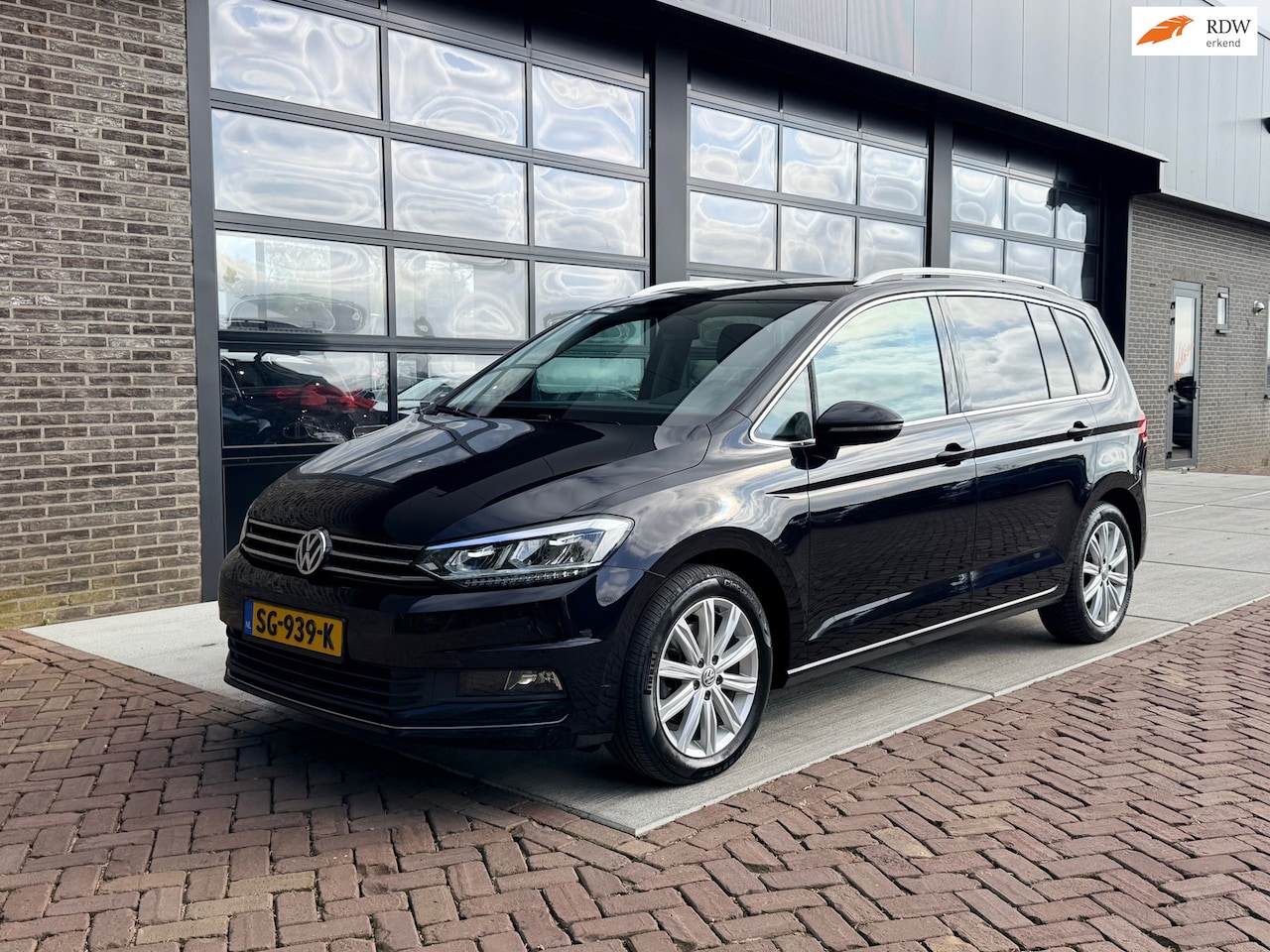 Volkswagen Touran - 1.4 TSI 150 PK Highline Automaat | 7 Persoons - AutoWereld.nl