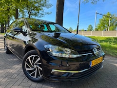 Volkswagen Golf - 1.0 TSI Business 2018 DSG 5D Led