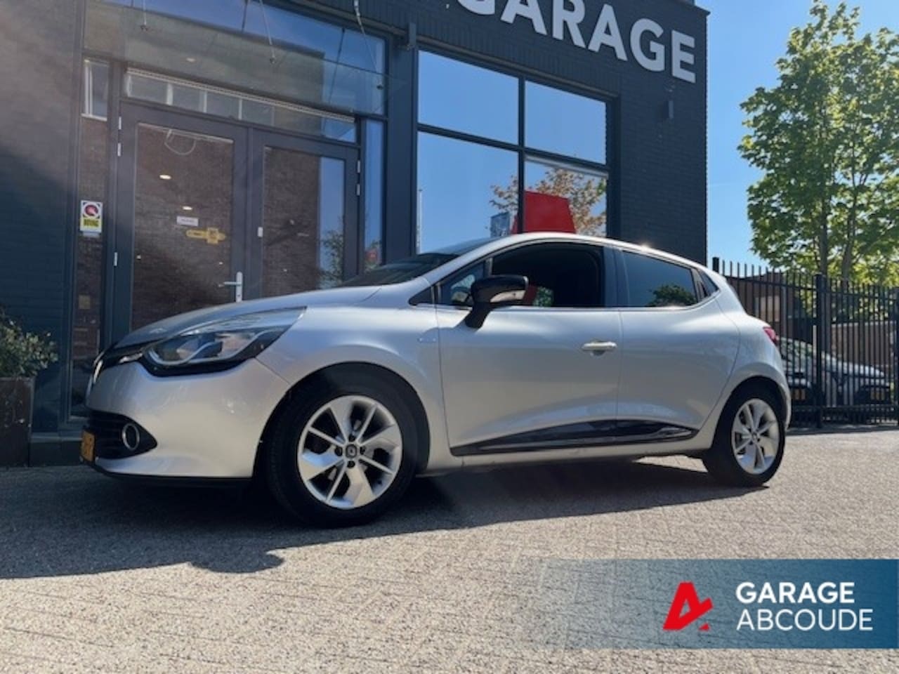 Renault Clio - Energy TCe 90pk Ecoleader S&amp;S Limited - AutoWereld.nl