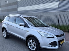 Ford Kuga - 1.6 Titanium Trekhaak / Stoelverwarming /