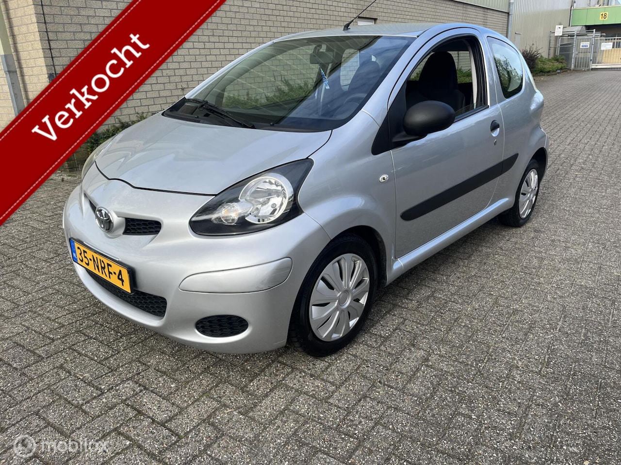 Toyota Aygo - 1.0-12V Cool 1.0-12V Cool - AutoWereld.nl