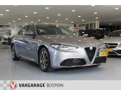 Alfa Romeo Giulia - 2.0T Super/CARPLAY/CRUISE/CAMERA