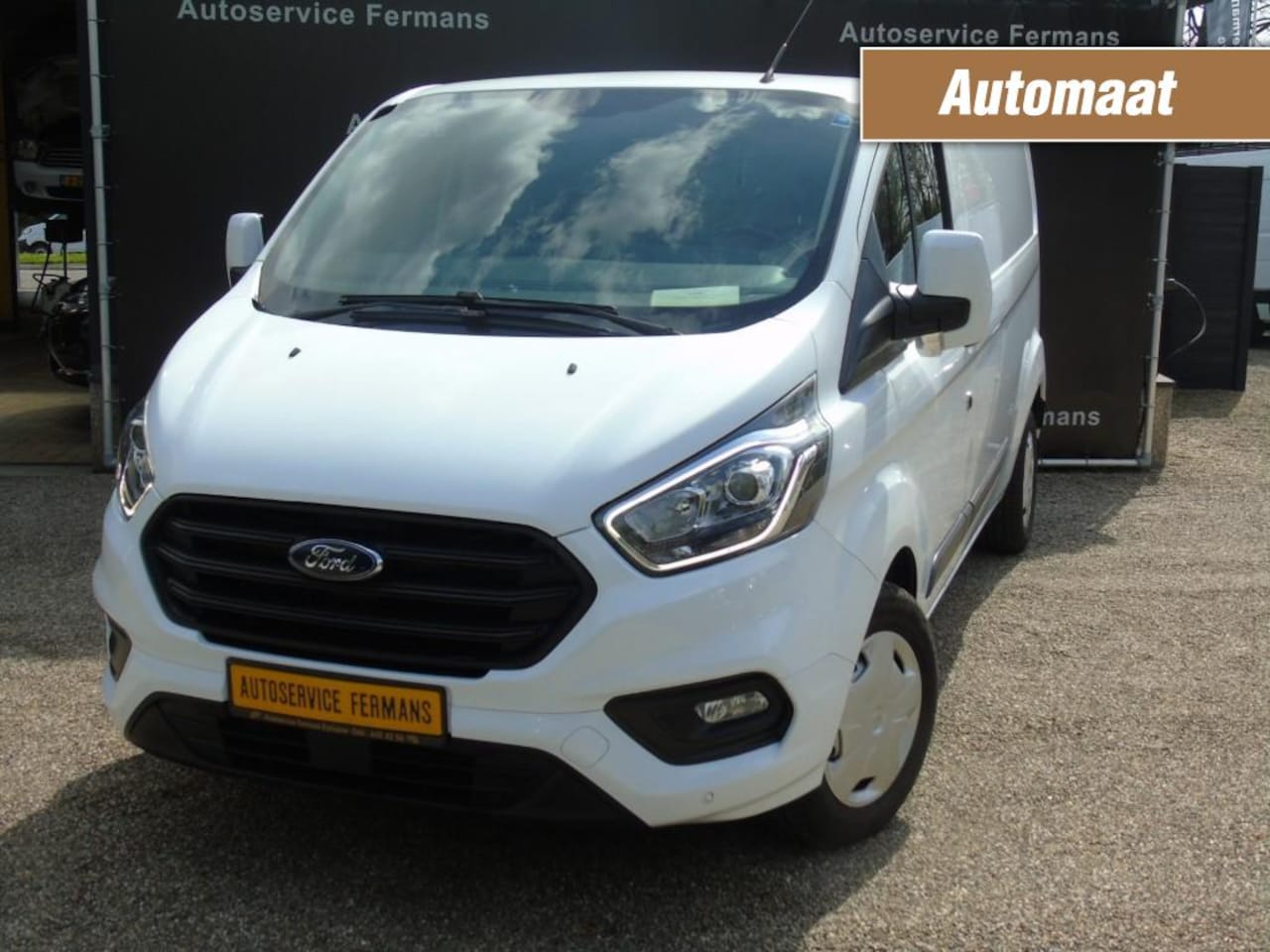 Ford Transit Custom - 2.0TDCI L2H1 130PK Automaat - 2019 - 22DKM - Airco - PDC - AutoWereld.nl