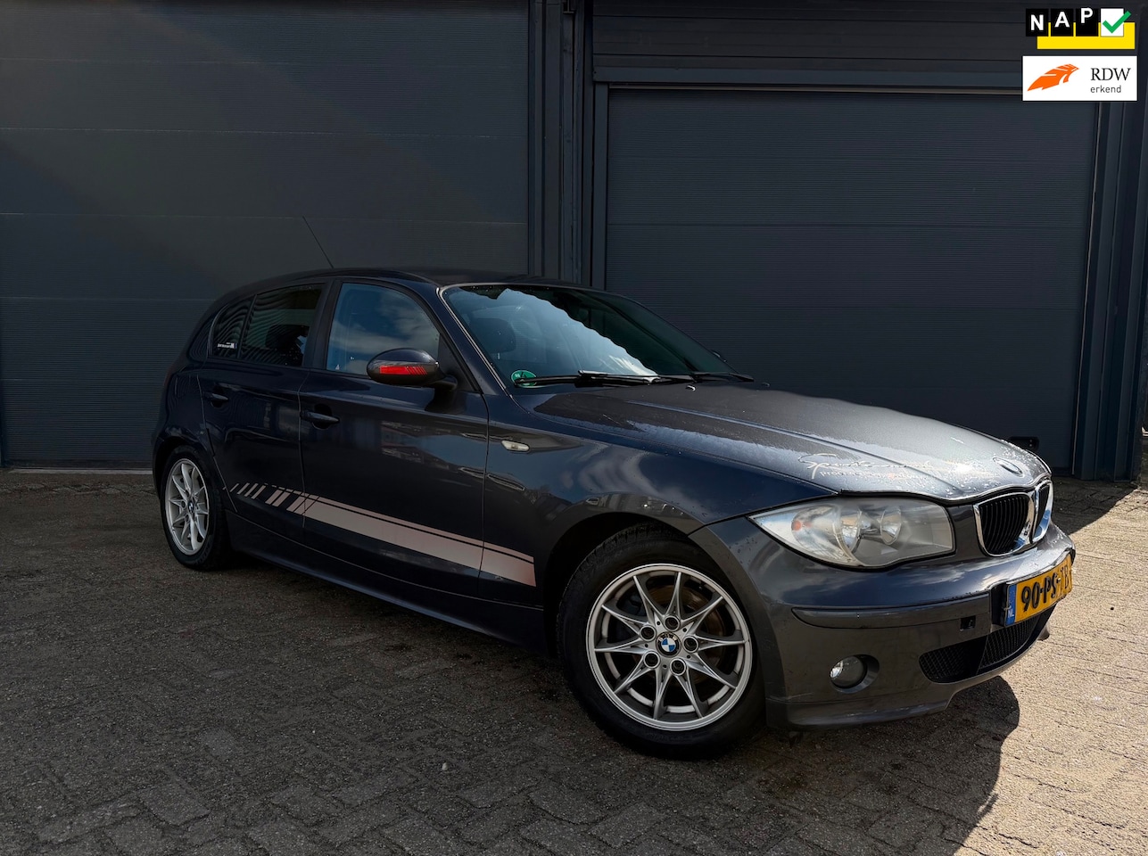 BMW 1-serie - 116i | NWE APK | Airco | Sportline | CarPlay | - AutoWereld.nl