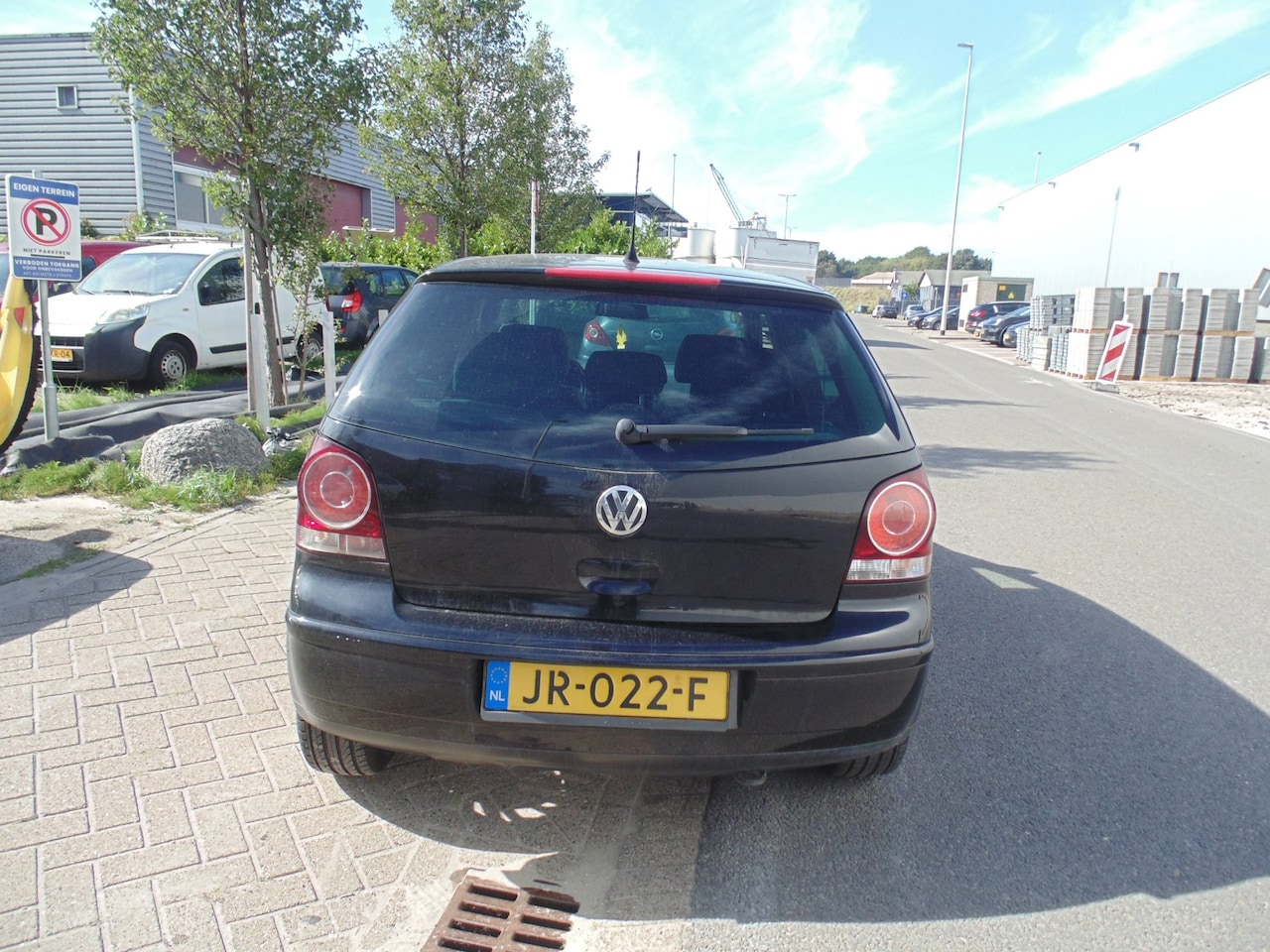 VOLKSWAGEN POLO