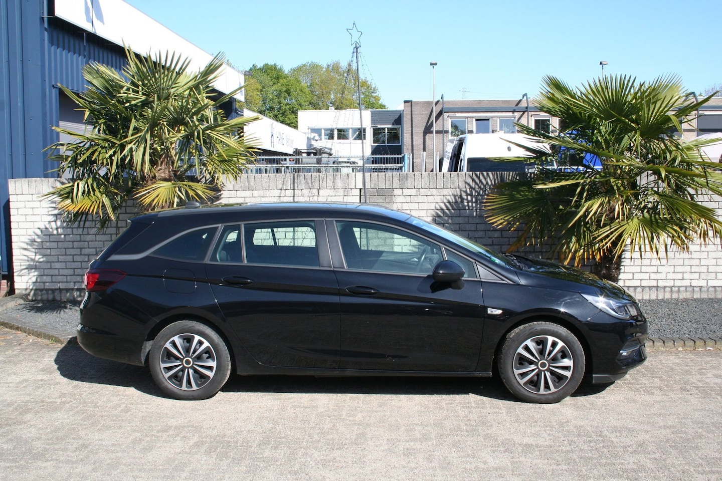 Opel Astra Sports Tourer - 1.2 Business Edition 1.2 Business Edition - AutoWereld.nl