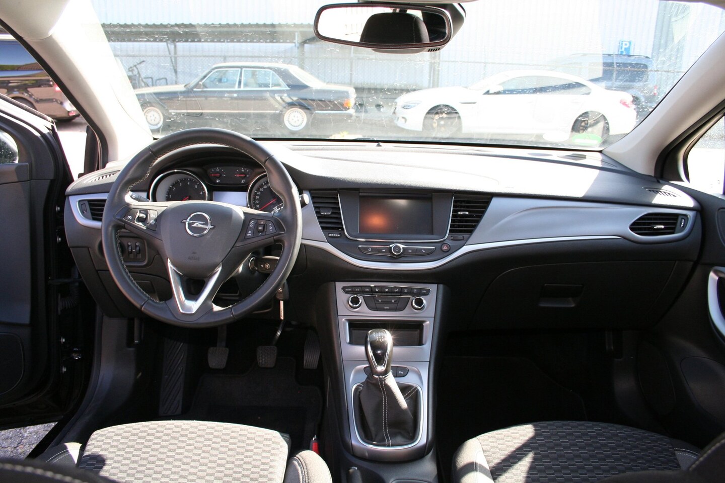 Opel Astra Sports Tourer - 1.2 Business Edition 1.2 Business Edition