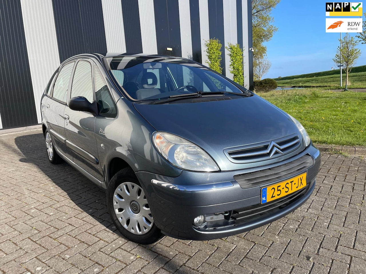 Citroën Xsara Picasso - 2.0i-16V Caractère Automaat-Clima-Cruise-Pdc-Trekhaak - AutoWereld.nl