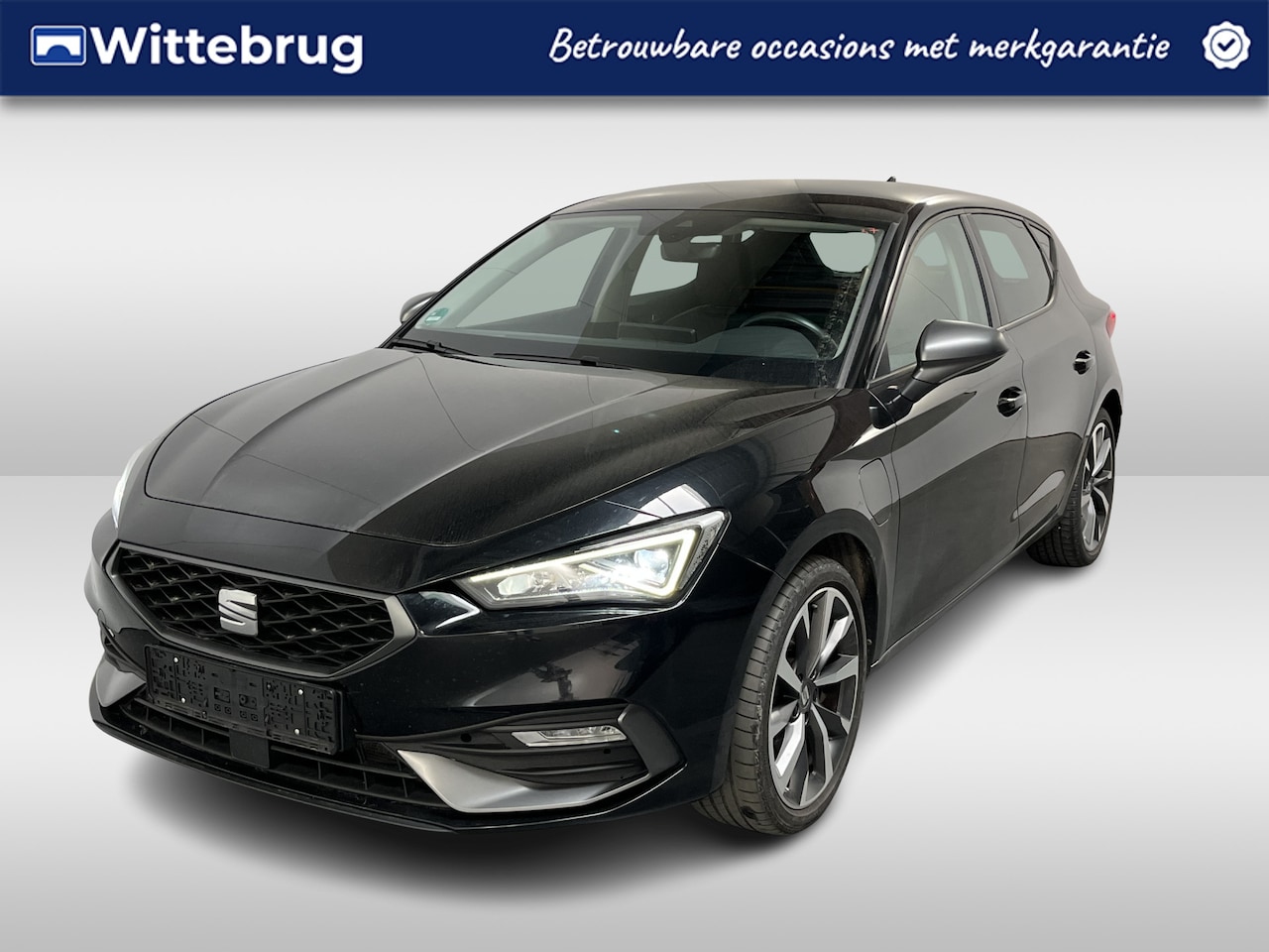 SEAT Leon - 1.4 TSI eHybrid PHEV FR / AUTOMAAT/ STUUR+STOELVERWARMING/ PARKEER SENSOREN/ MEMORY SEAT/ - AutoWereld.nl