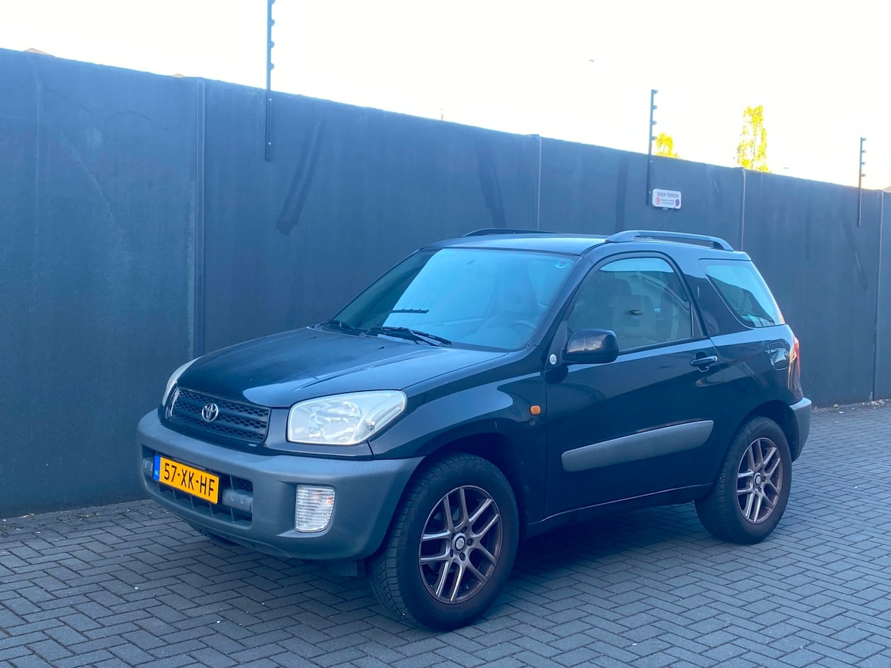 Toyota RAV4 - 1.8-16V VVT-i RIJDT GOED/LM VELGEN/TREKHAAK!! - AutoWereld.nl