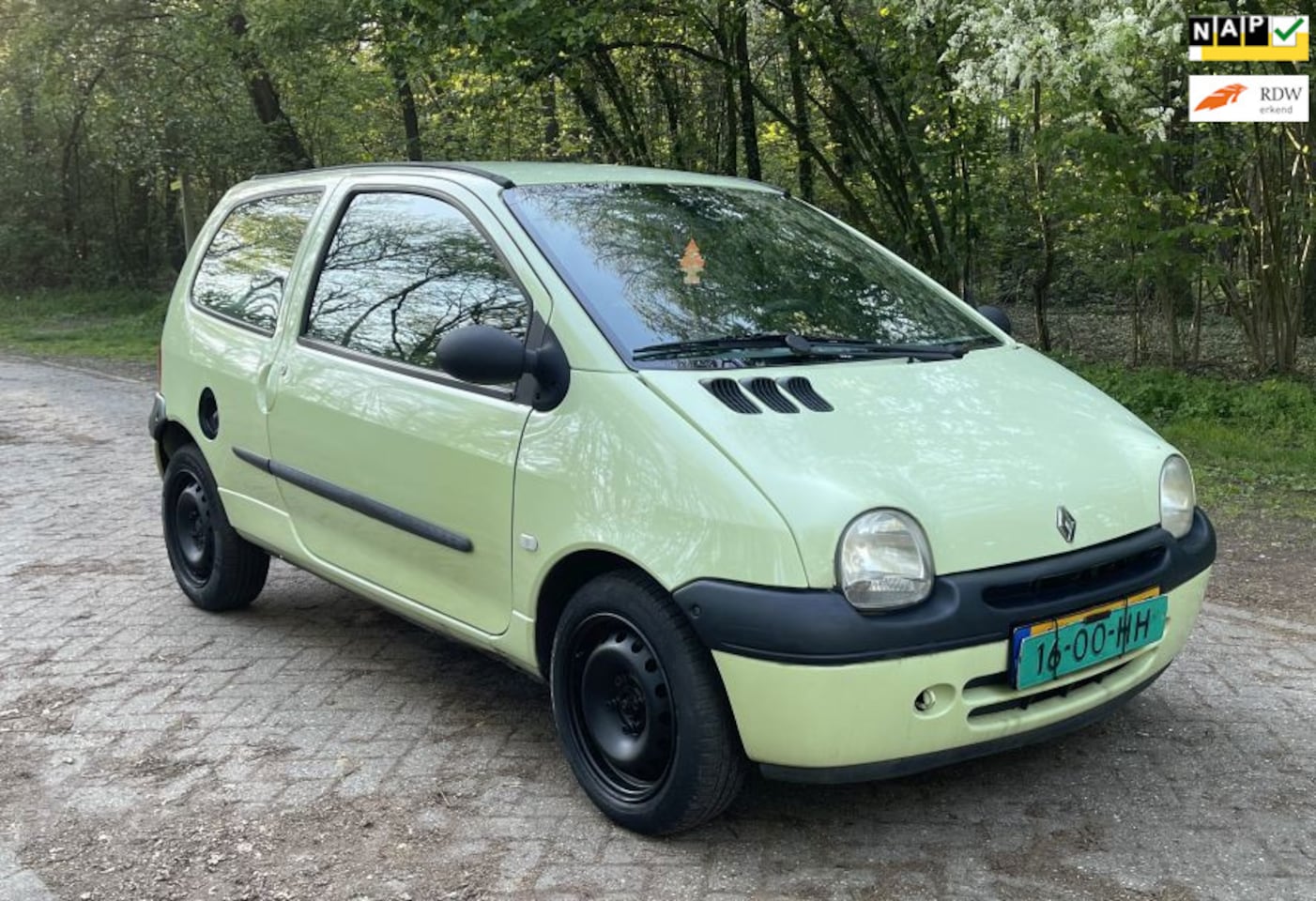 Renault Twingo - 1.2 Nieuwe APK Inruil is mogelijk - AutoWereld.nl