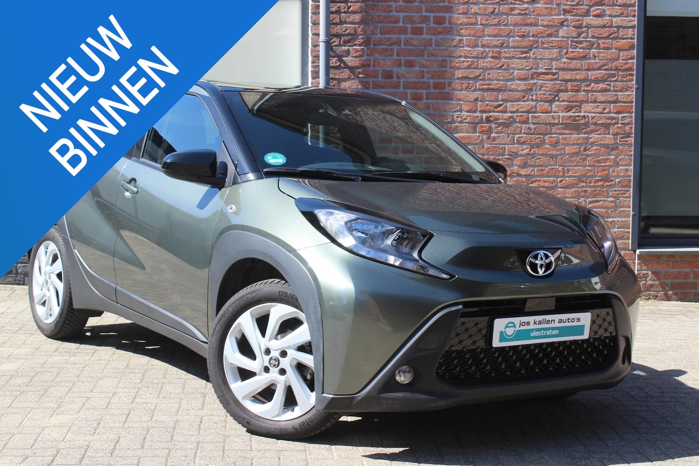 Toyota Aygo X - 1.0 VVT-i S-CVT Pulse Bi Tone, Winter Pack, Safety Pack! - AutoWereld.nl