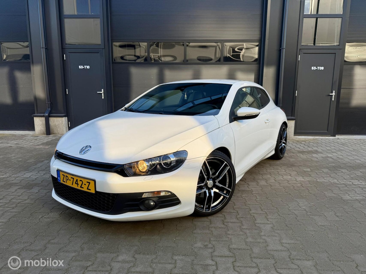 Volkswagen Scirocco - 2.0 TSI DSG Automaat Airco Speedline 19 - AutoWereld.nl