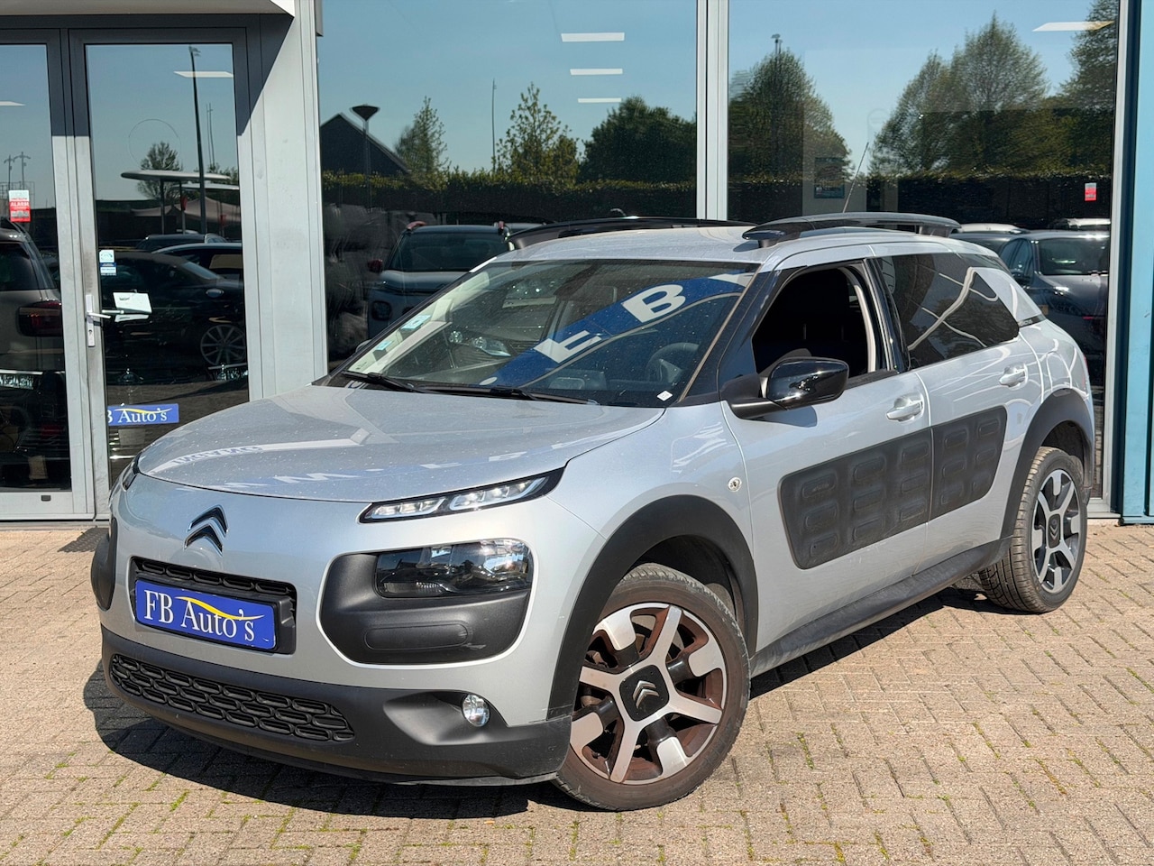 Citroën C4 Cactus - 1.2 PureTech Shine Airco Lmv Cruise Leder Stoel-Verwarming - AutoWereld.nl