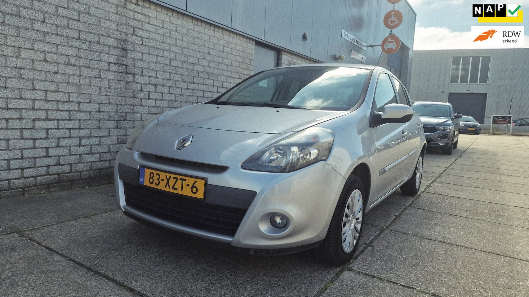 Renault Clio - 1.2 Authentique 3e eigenaar Airco NAP.... - AutoWereld.nl