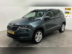 Skoda Karoq - 1.5 TSI ACT Business Edition Plus benzine automaat panoramadak navigatie trekhaak parkeers