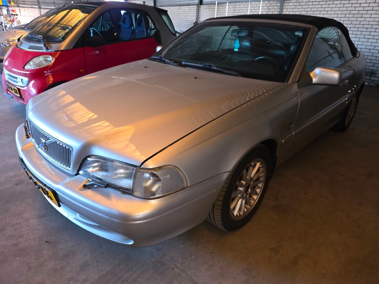 Volvo C70 Convertible - 2.0 T Sport 2.0 T Sport, AUTOMAAT, leder, bijtelvriendelijk! - AutoWereld.nl