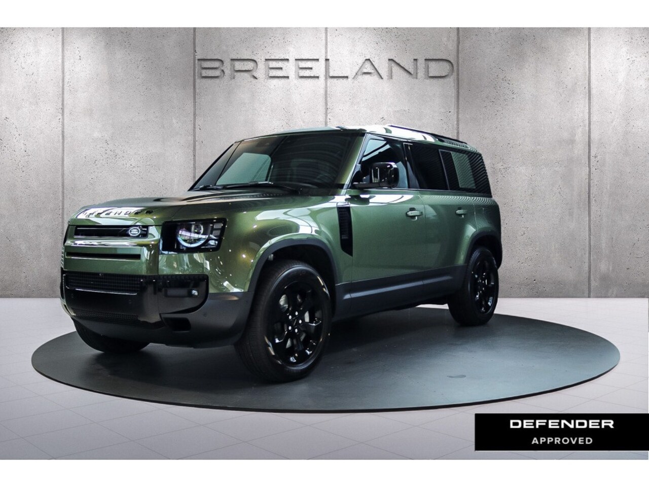 Land Rover Defender 110 - P300e 110 Forest Edition | Panoramadak | Trekhaak | Cold Climate Pack Woolstone Green/Ebon - AutoWereld.nl